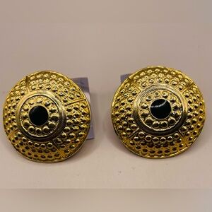 Vintage gold tone pebbled round dome circle earrings with a black enamel center